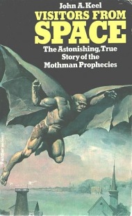 Capa de "Visitors From Space", edição britânica de 1976 de "The Mothman Prophecies"